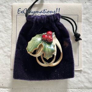 Vintage Holiday Brooch Christmas Enamel Exclaymations Holly Berries